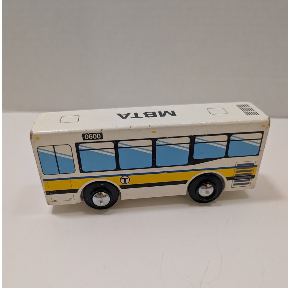 MBTA Boston Wooden Bus Toy White Blue Yellow Massachusetts Transit Maxim Ent‎